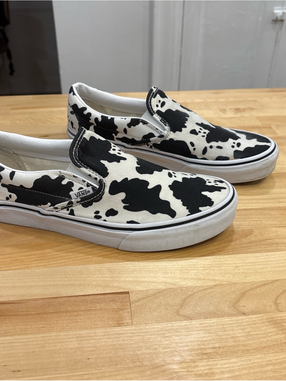 Vans Customs Slip On Black and White Cow print shoes size men/8.5 women/10